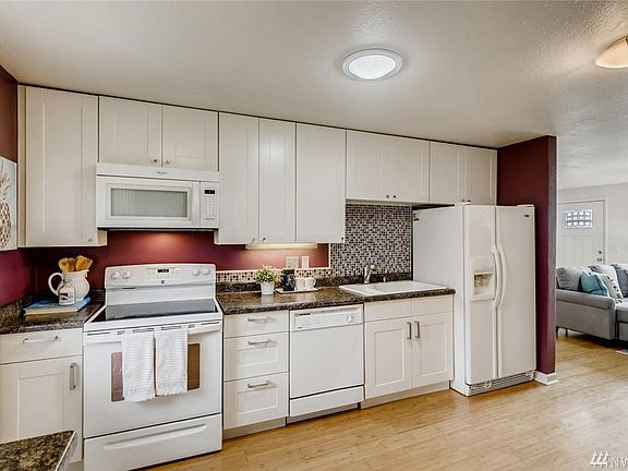 5th image of 5133 Beverly Ave NE