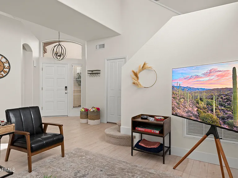1143 E Amberwood Dr — Photo 12