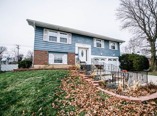 2S144 Churchill Ln, Glen Ellyn, IL 60137