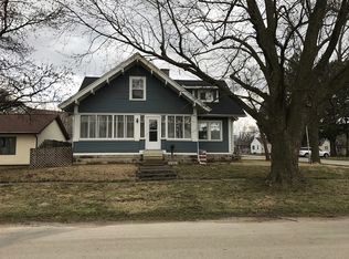 702 N John St, Farmer City, IL 61842