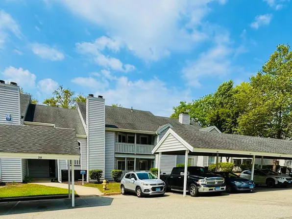 23 Chase Oak Court APT 13, Groton, CT 06340