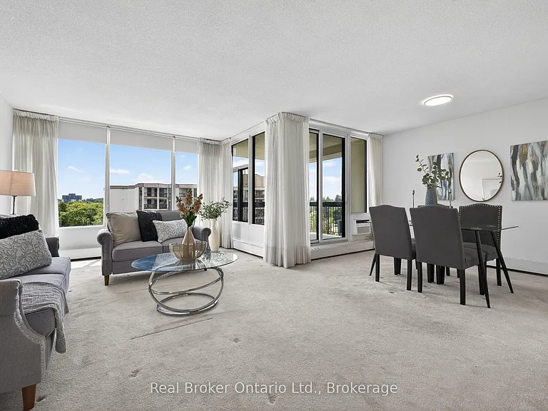 23 Woodlawn Rd E #811 — Photo 5