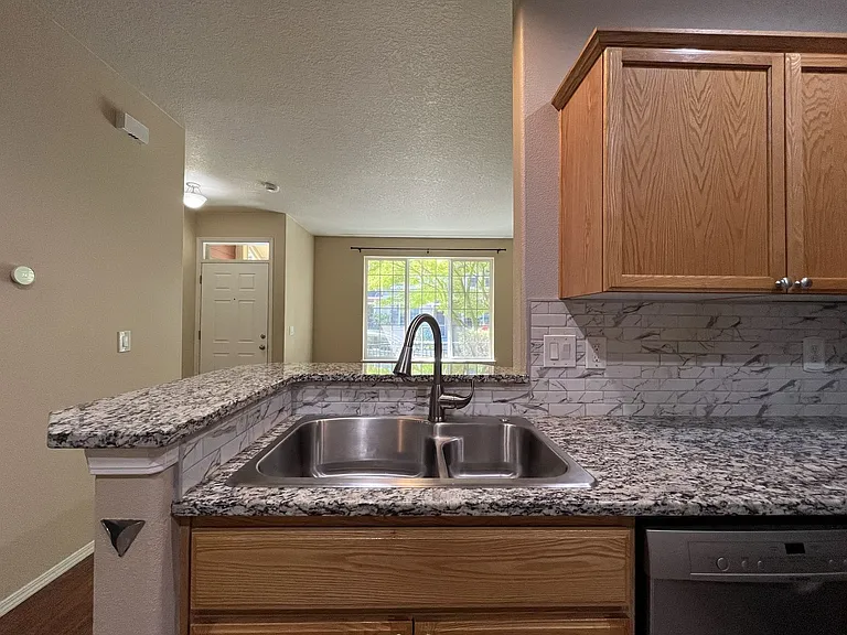 17085 SW Pleasanton Ln — Photo 9