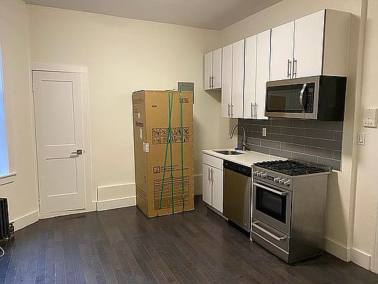 1st image of 35 E 1st St APT 1