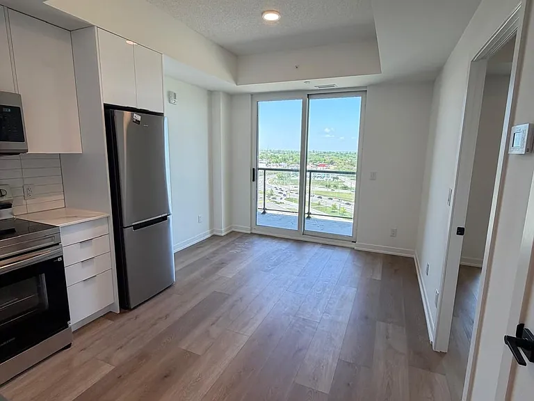 33 Erie Ave #1402 — Photo 4