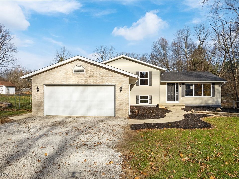 1st image of 3045 Woodland Pl
