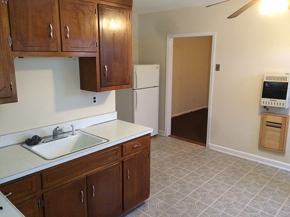 3rd image of 2 S Main St APT C