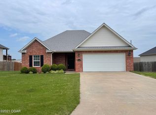 1325 Heather Ln, Webb City, MO 64870