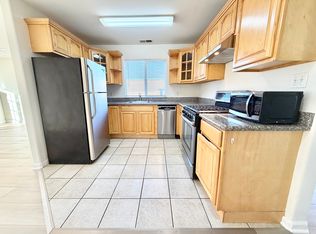 24 De Montfort Ave APT A, San Francisco, CA 94112