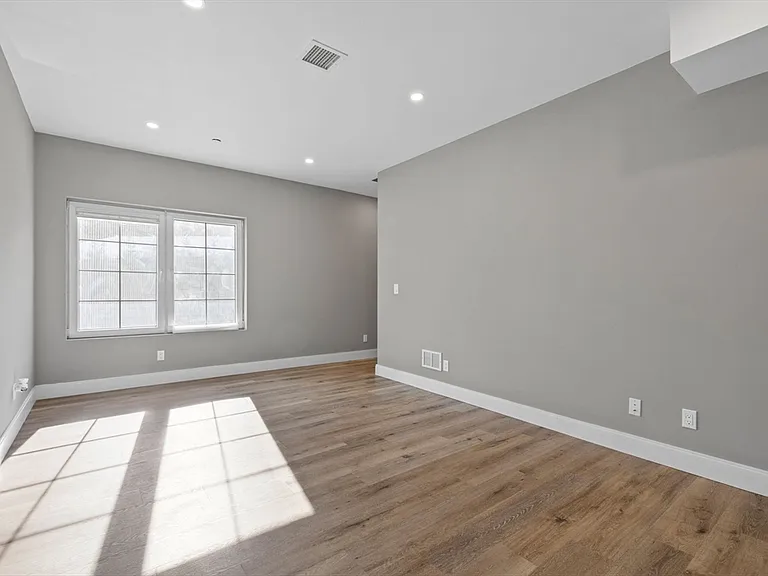 3 Burke Ln #203 — Photo 8