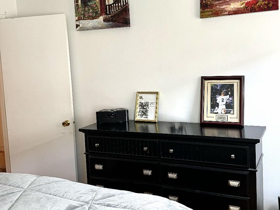 3rd image of 88 Gordon St
