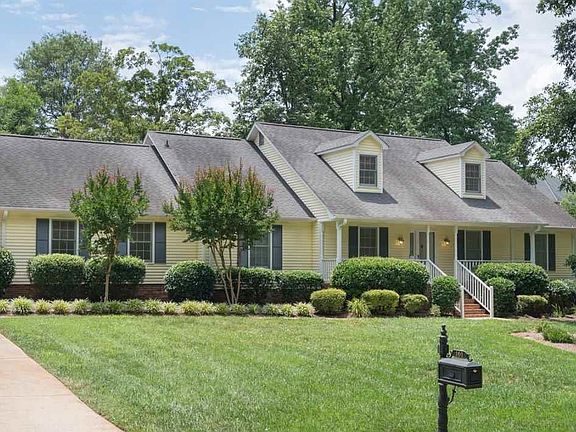 2nd image of 101 Westover Pl