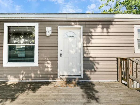 808 Charles Ln, Stoughton, WI 53589