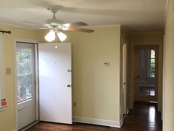 4th image of 4422 N Lowell Ave #2