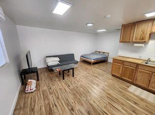 569 E Orange Grove Ave, Burbank, CA 91501
