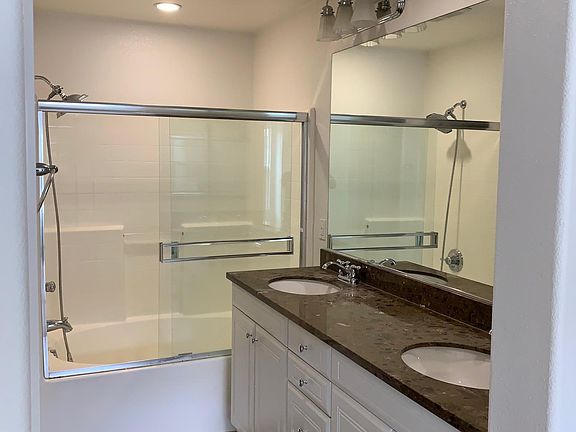 Masterbath dual vanity