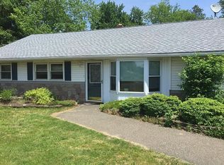 679 Bradley Rd, Springfield, MA 01109