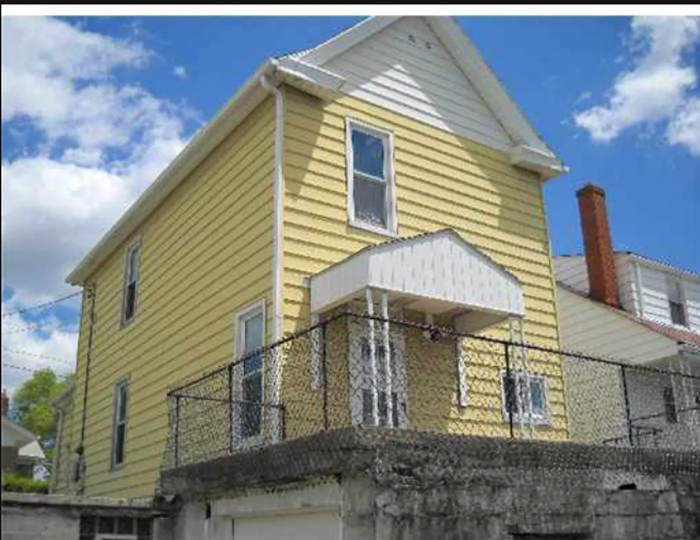 2 Bedroom House Clairton, PA 15025 — Photo 2