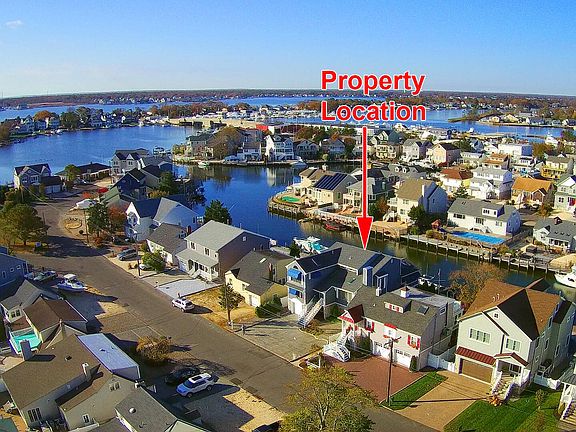 5th image of 1647 East Dr
