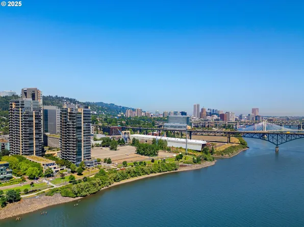 3570 S River Pkwy Unit 805, Portland, OR 97239