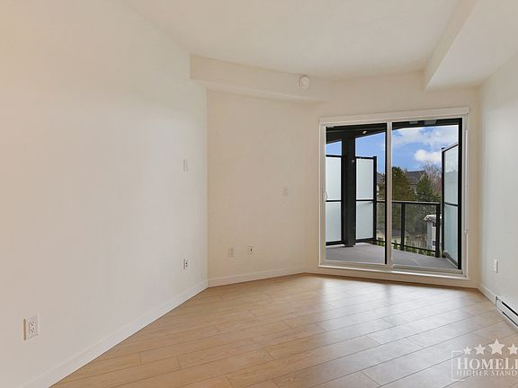 4th image of 20695 Eastleigh Cres #314