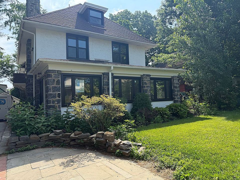 1st image of 403 Pembroke Rd