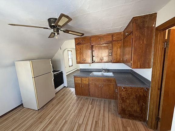 3rd image of 1400 Madison Ave #2