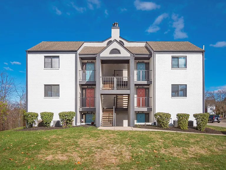 Stoney Creek Apartments — Photo 14