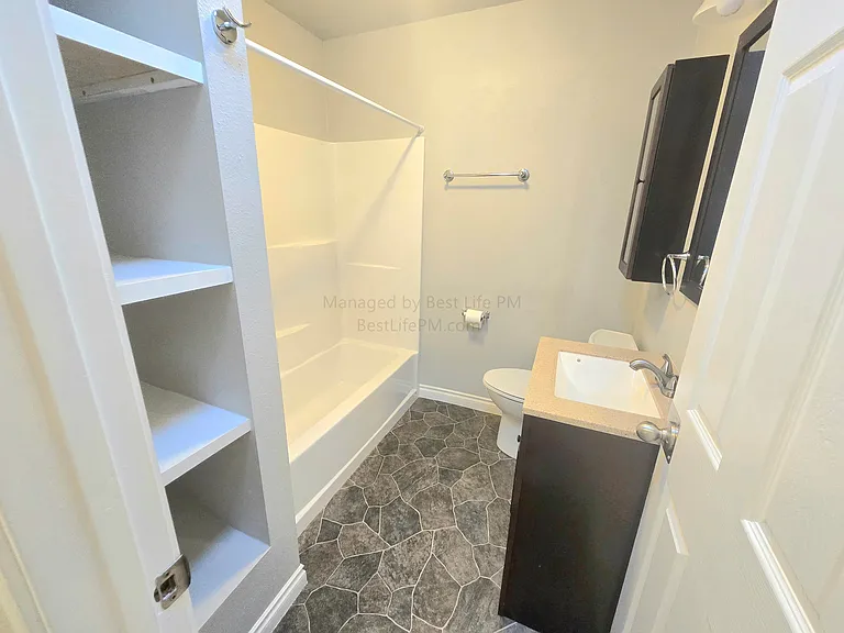 114 SE 218th Ave — Photo 37