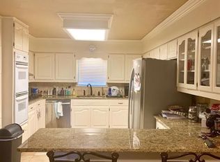 802 Sunset Dr, Edna, TX 77957
