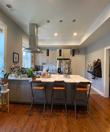 2nd image of 1101 N Winchester Ave #1R