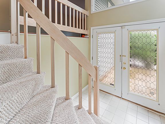2nd image of 22 Arrowhead Cir #22