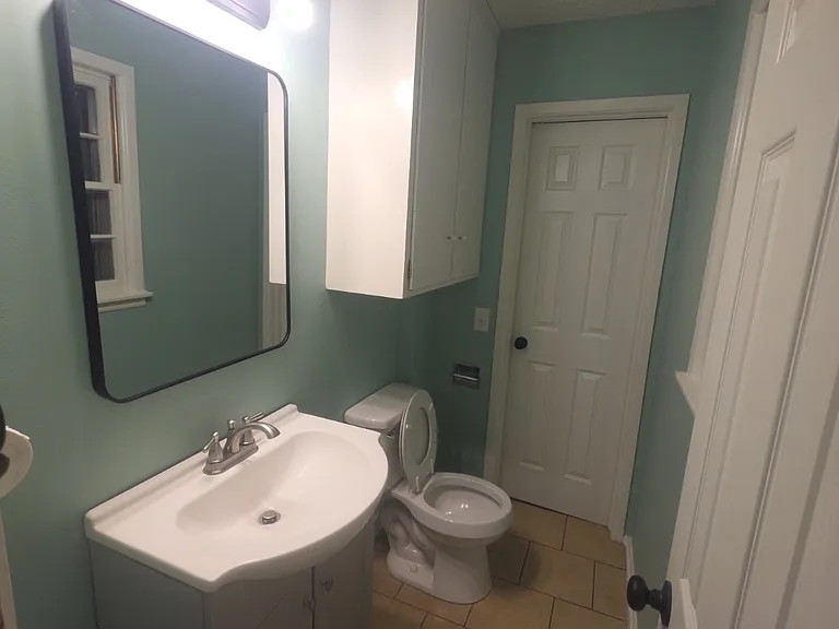 8021 E Clay St — Photo 4