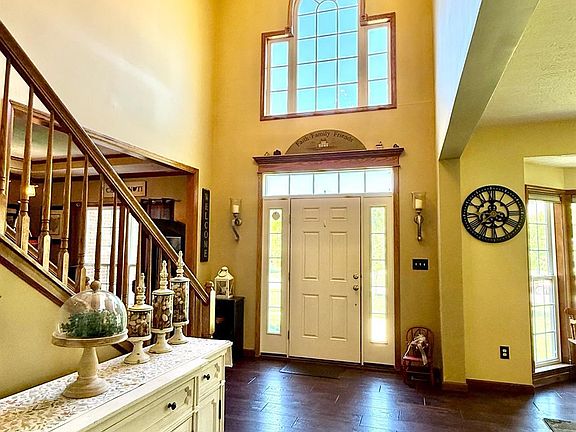 3rd image of 7078 Airy View Dr