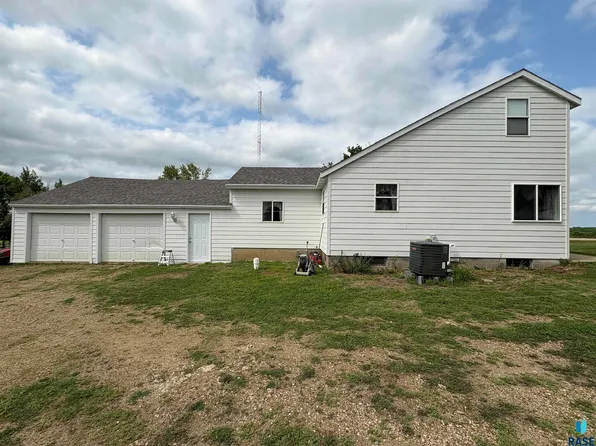 23281 452nd Ave, Madison, SD 57042