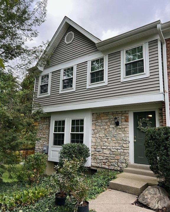 1st image of 10801 Lakehurst Ct #115