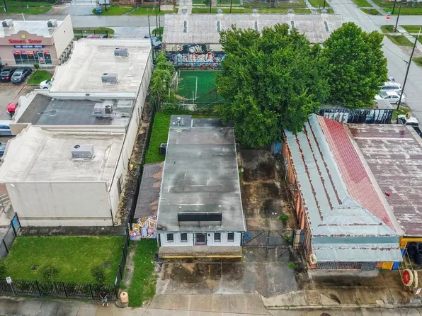 1804 N Main St, Houston, TX 77009