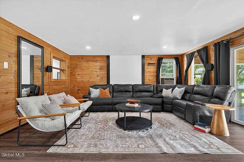 5th image of 251 Stock Farm Road