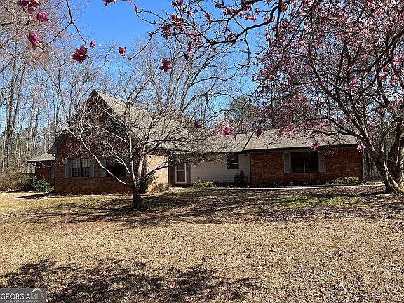 3rd image of 110 Sandy Dr