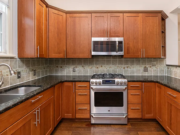 1502 Woodlawn Ave — Photo 60