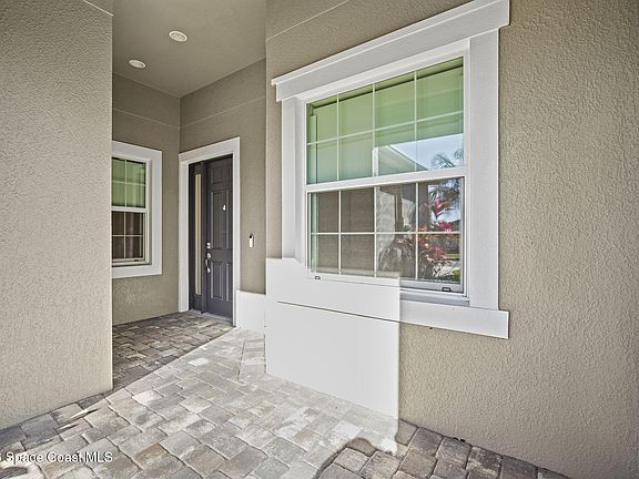 4th image of 2690 Avalonia Dr