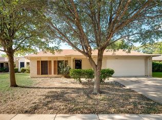 2207 Pennington Dr, Arlington, TX 76014