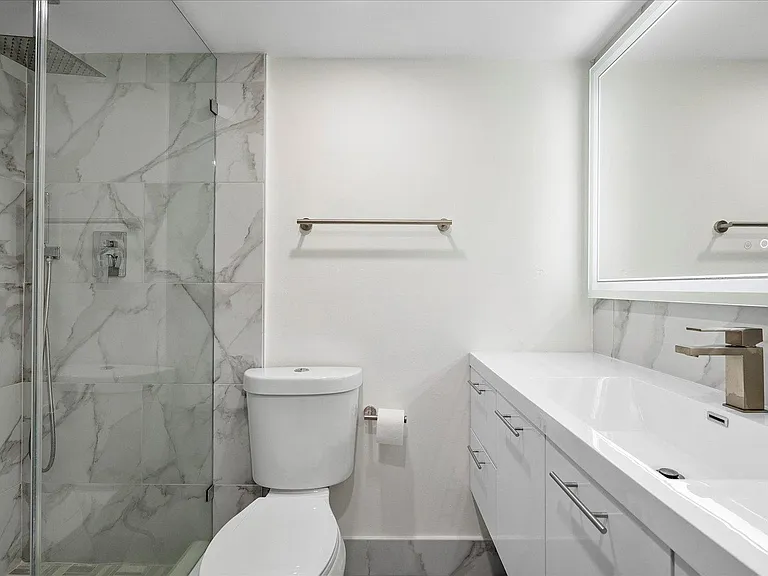 3703 NE 166th St #701 — Photo 24
