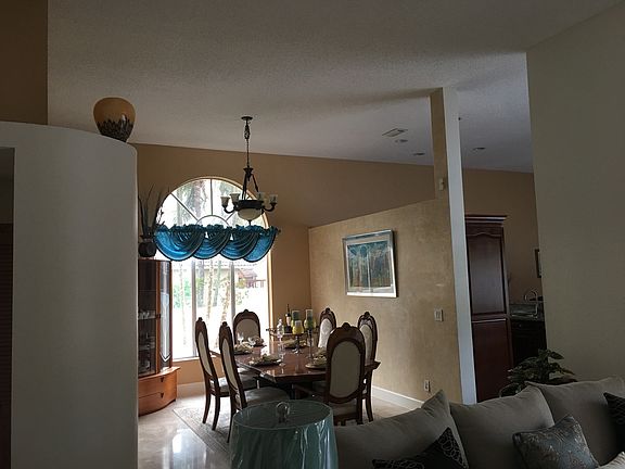 5th image of 6736 NW 44th Ct