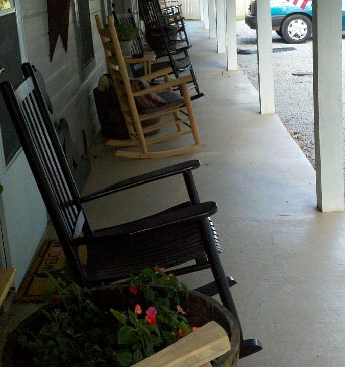 front porch at Double Star APTS