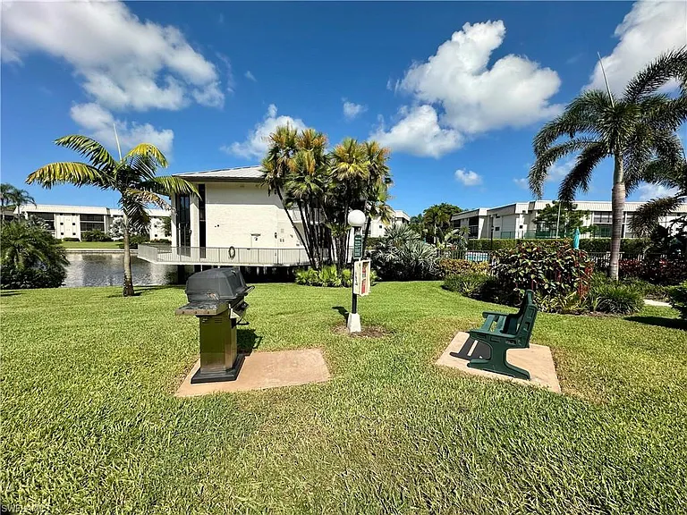 788 Park Shore Dr #D20 — Photo 28