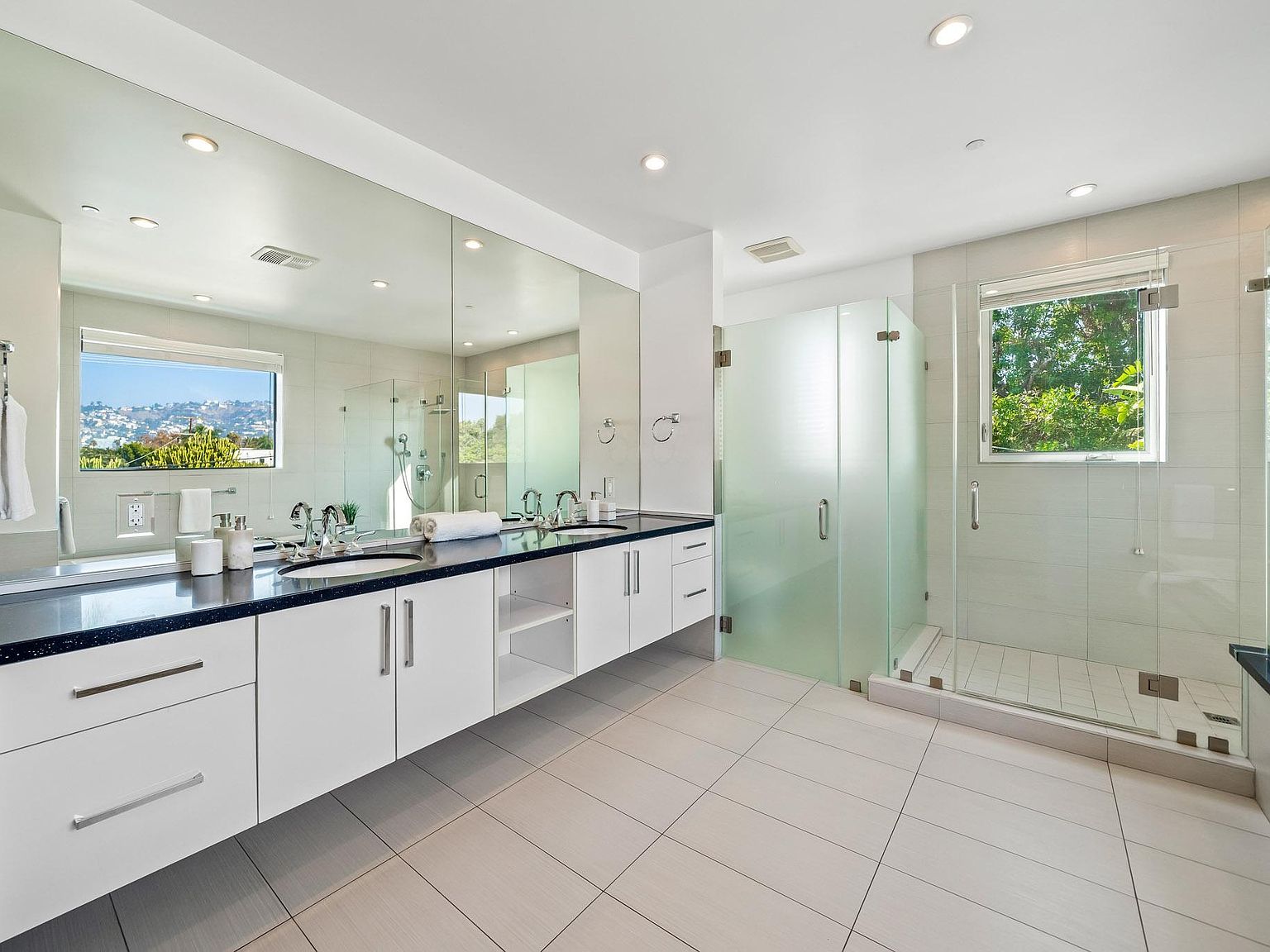 Los Angeles, CA 90048