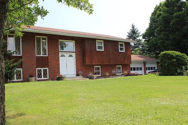 1st image of 8 Ponderosa Dr