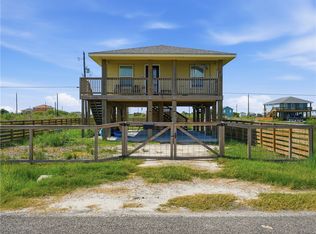 377 W Misty Oak Ln, Rockport, TX 78382