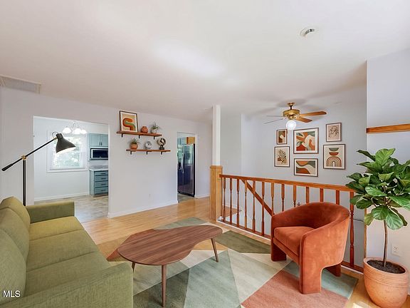 5th image of 41 Holly Boulevard